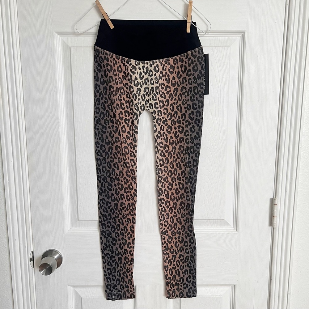 Nikibiki Leopard Leggings